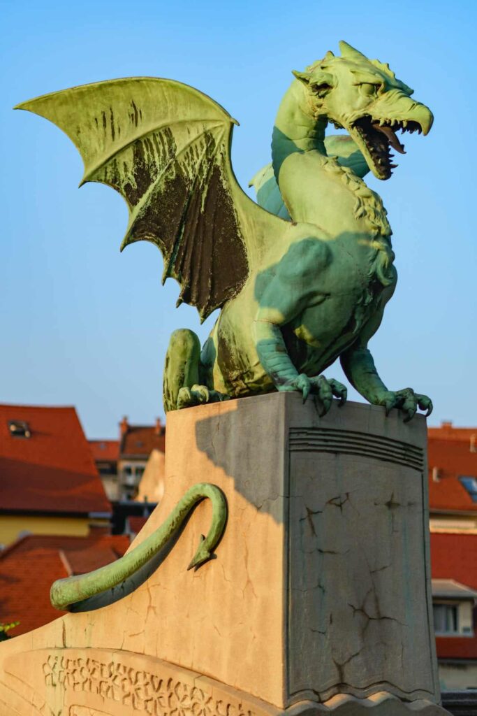 A Green dragon statue